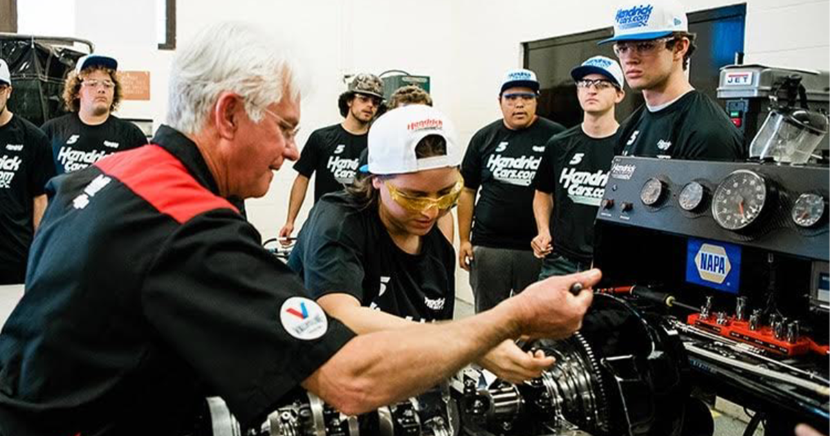 Hendrick Engine Builder Showdown Creates Competition, Camaraderie
