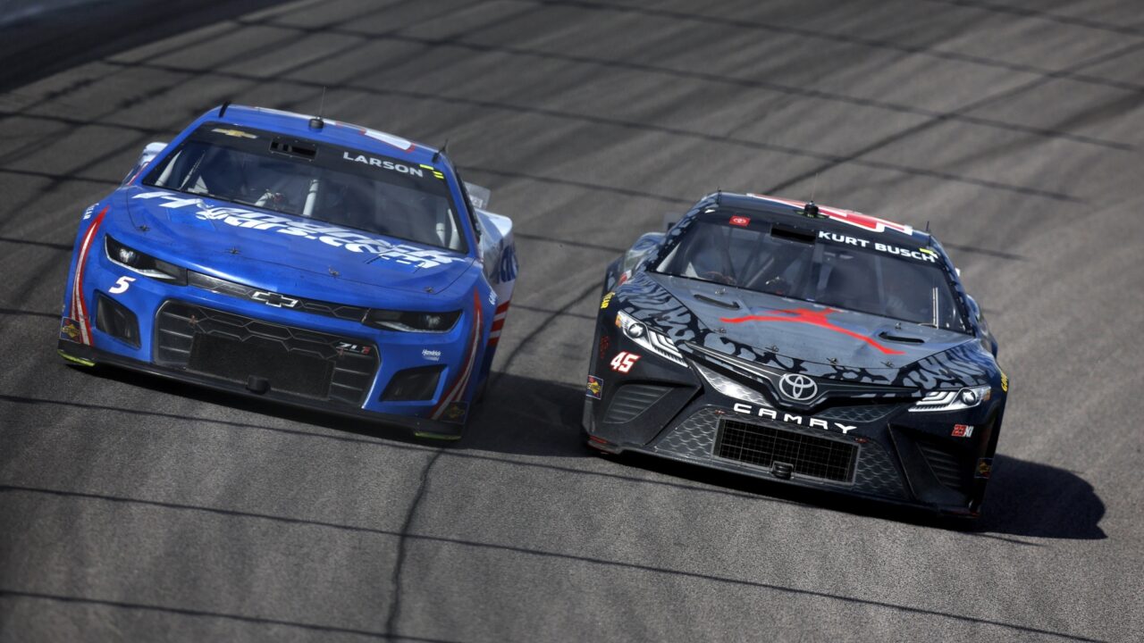 Kurt Busch, Kyle Larson